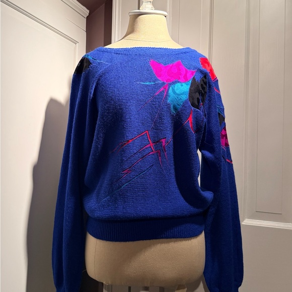 No Label Sweaters - Vintage Blue Sweater with Colorful Abstract Design